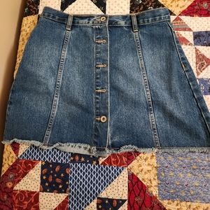 Forever 21 size 28 waist denim mini skirt!